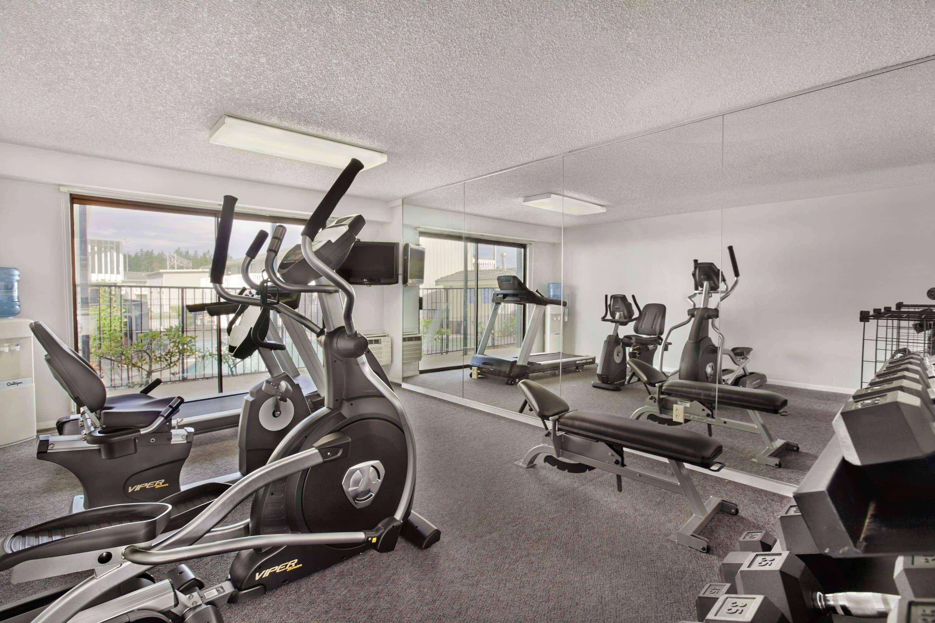 South Tacoma Suites 外观 照片