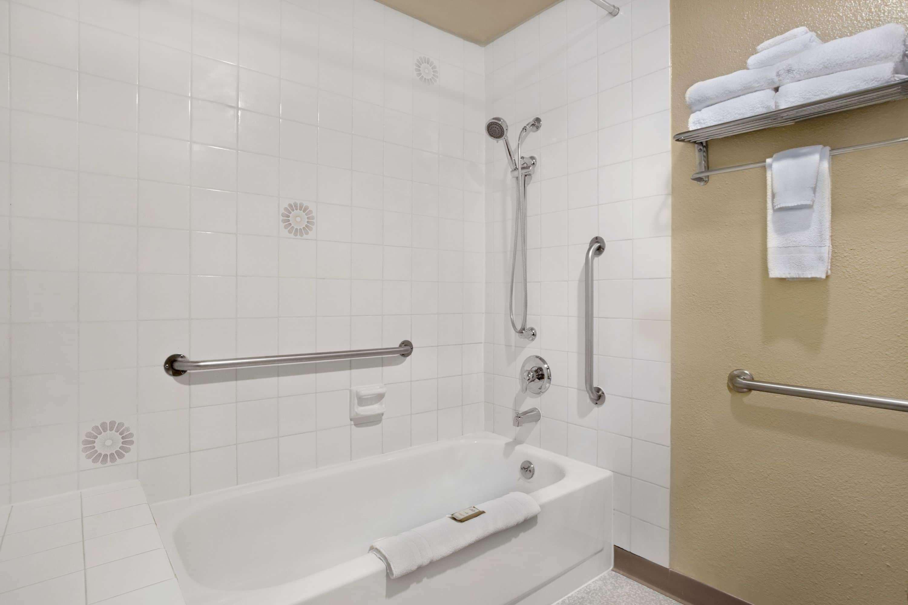 South Tacoma Suites 外观 照片