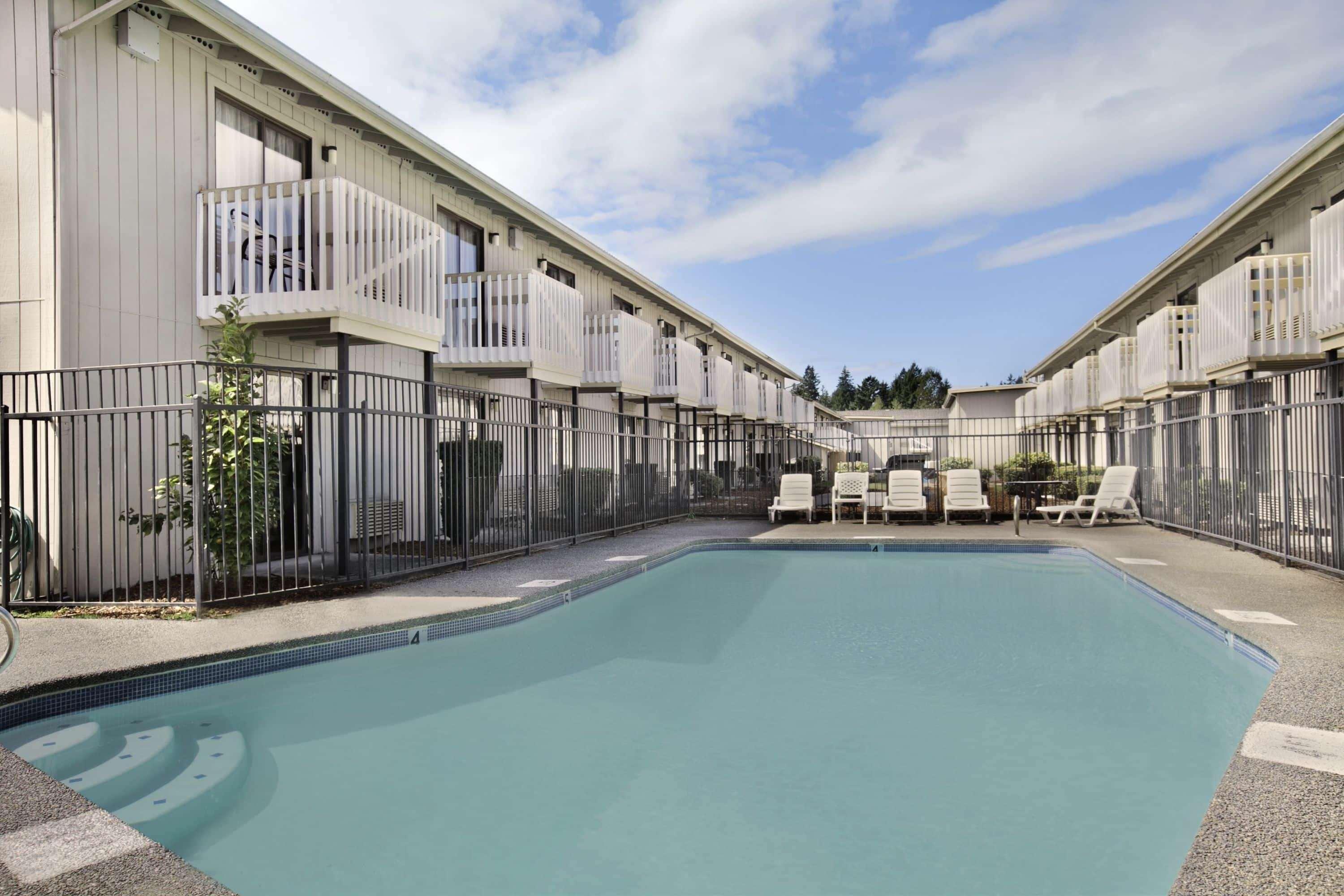 South Tacoma Suites 外观 照片