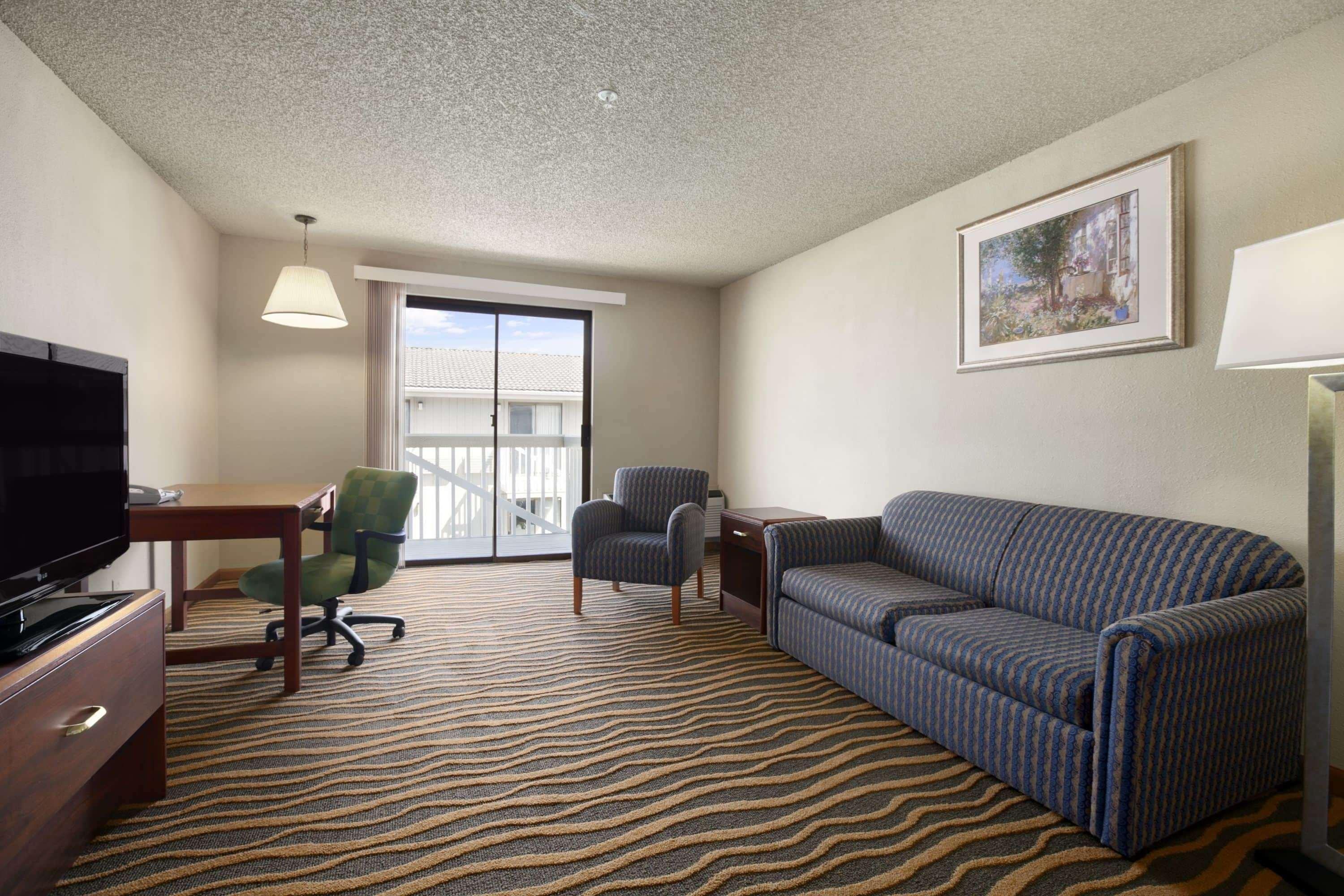 South Tacoma Suites 外观 照片